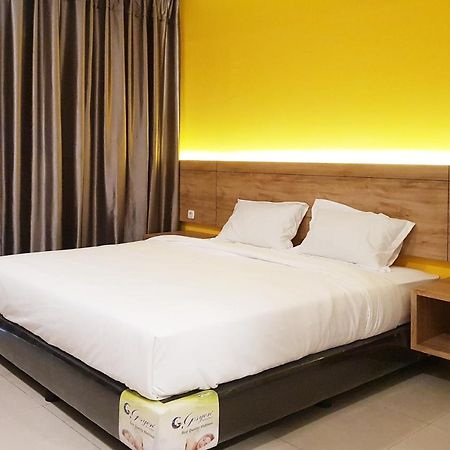 Oyo 90015 Platinum Guest House Μεντάν Εξωτερικό φωτογραφία