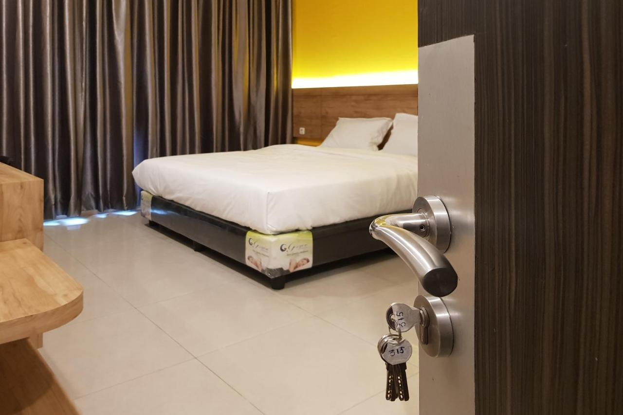 Oyo 90015 Platinum Guest House Μεντάν Εξωτερικό φωτογραφία