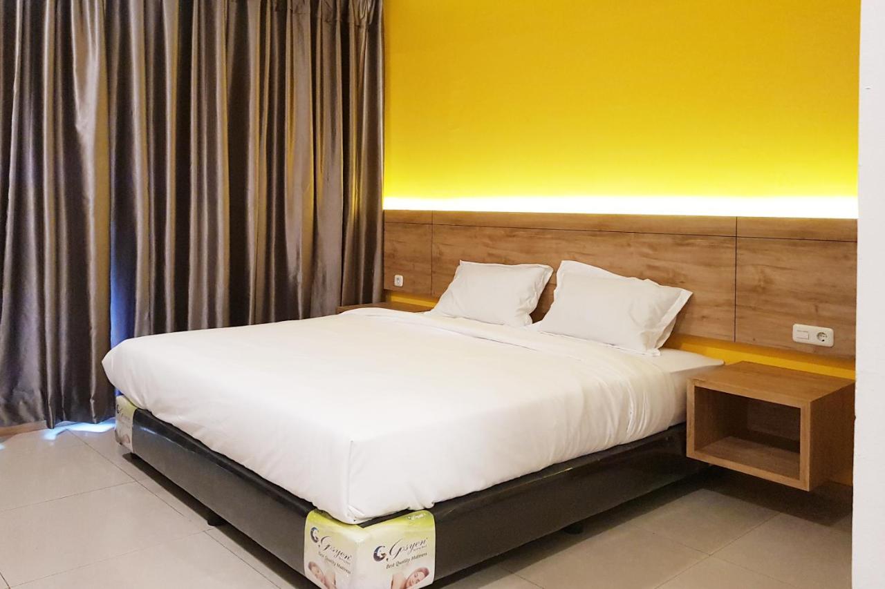 Oyo 90015 Platinum Guest House Μεντάν Εξωτερικό φωτογραφία