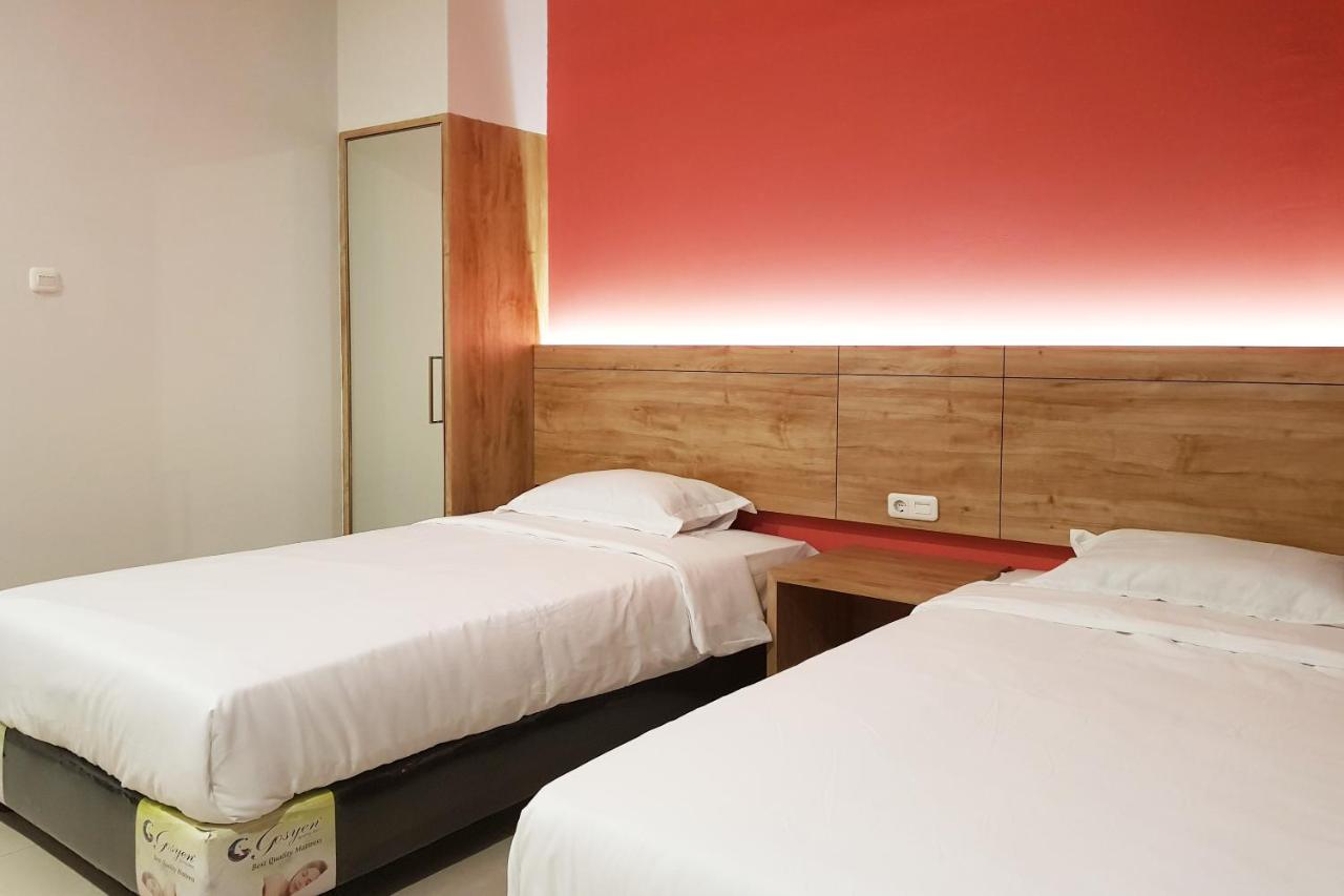 Oyo 90015 Platinum Guest House Μεντάν Εξωτερικό φωτογραφία